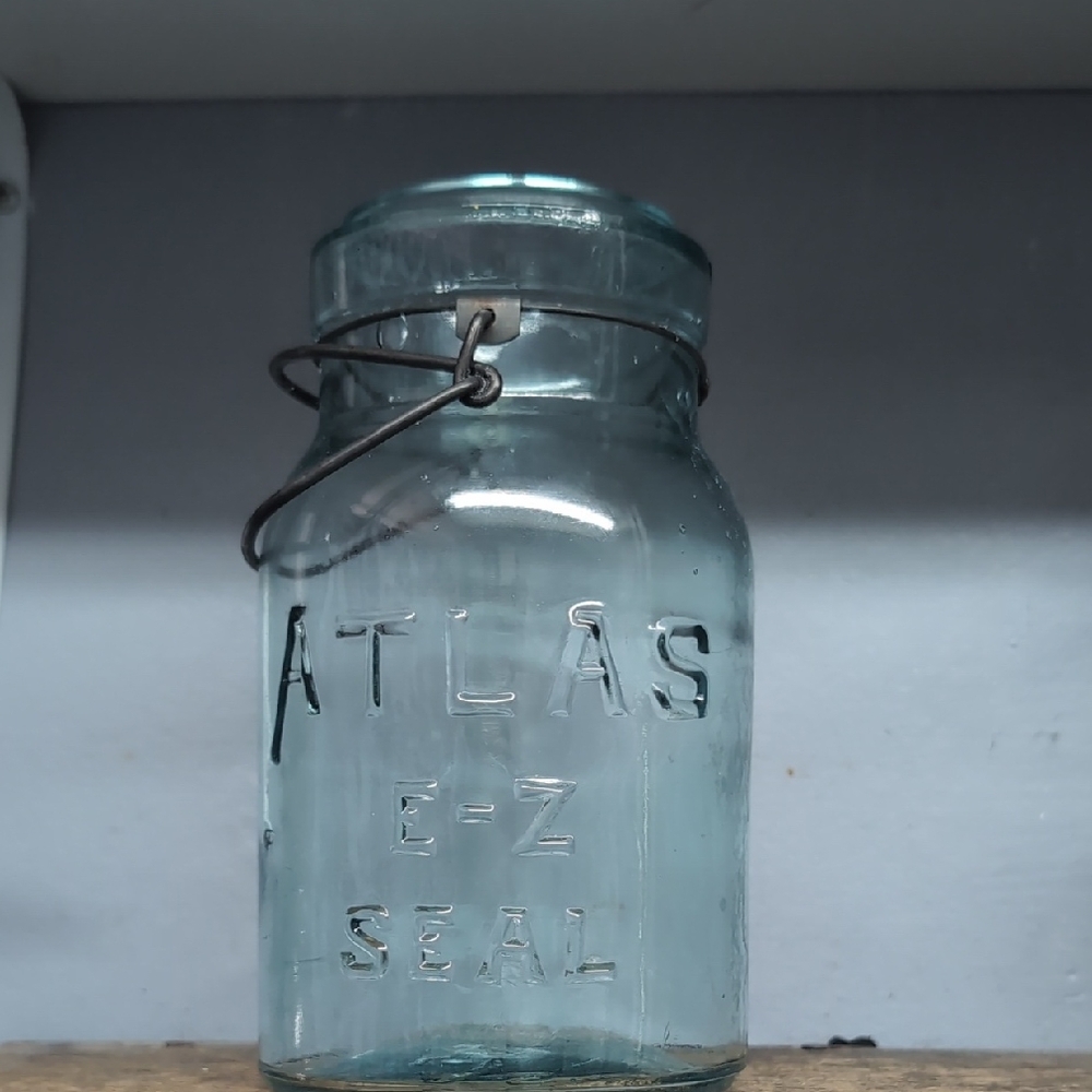 Atlas E-Z Seal  Vintage Glass Jar With Bale